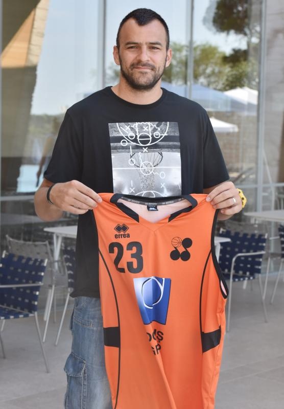 Gradski košarkaški klub Šibenik predstavio Ivu Ivanova i Domagoja Bašića kao pojačanja za naredu sezonu. Photo: Hrvoje Jelavić/PIXSELL Gradski košarkaški klub Šibenik predstavio Ivu Ivanova i Domagoja Bašića kao pojačanja za naredu sezonu. Photo: Hrvoje Jelavić/PIXSELL