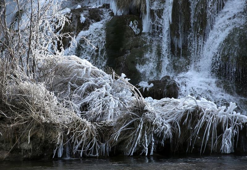 Ledena zimska idila na slapovima Krke Ledena zimska idila na slapovima Krke