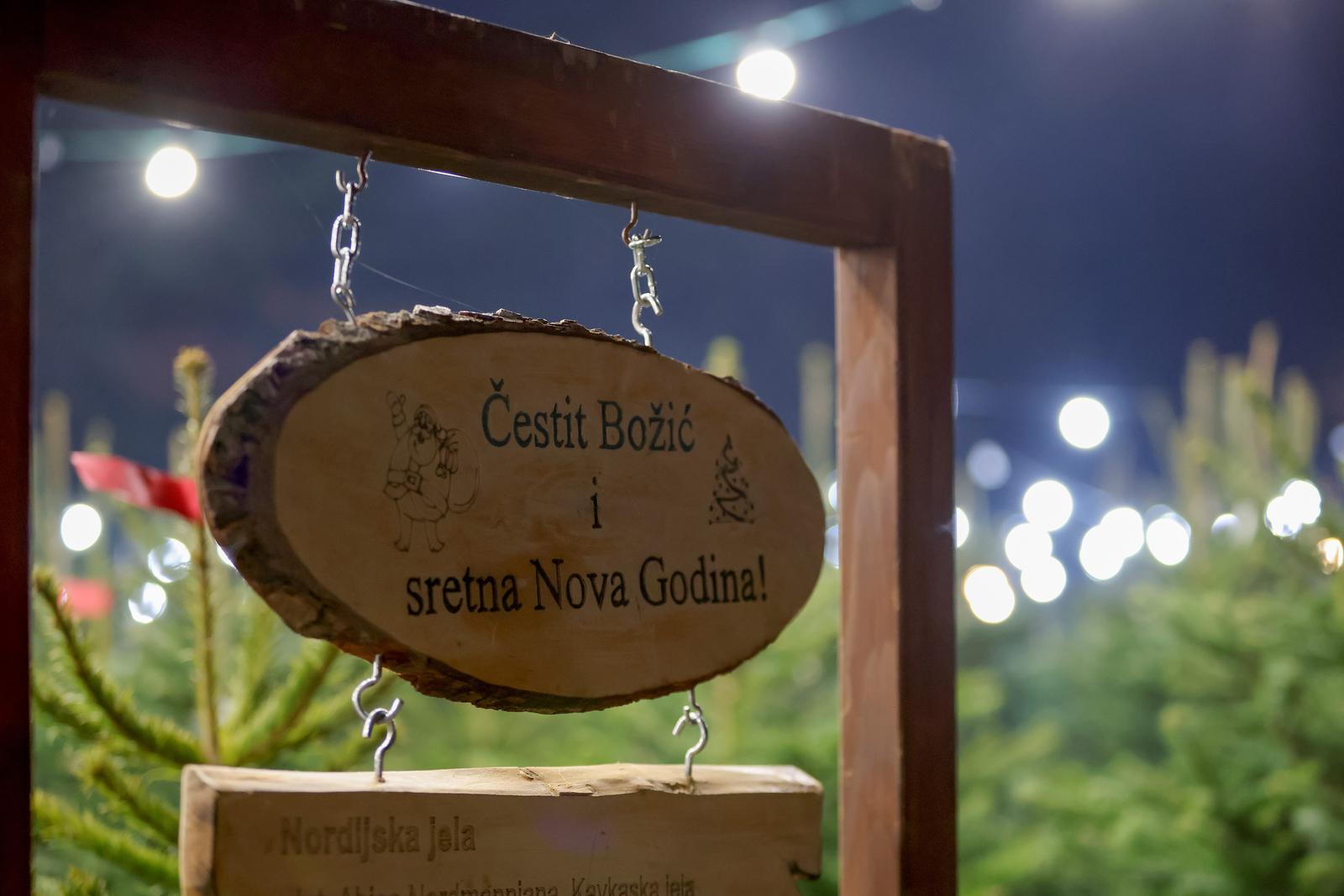 Prodaja božićnih jelki u Zadru Prodaja božićnih jelki u Zadru