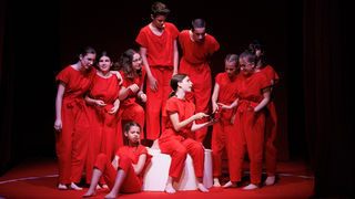 Igrajmo se: Zabranjeno mlađima od 15 strana A