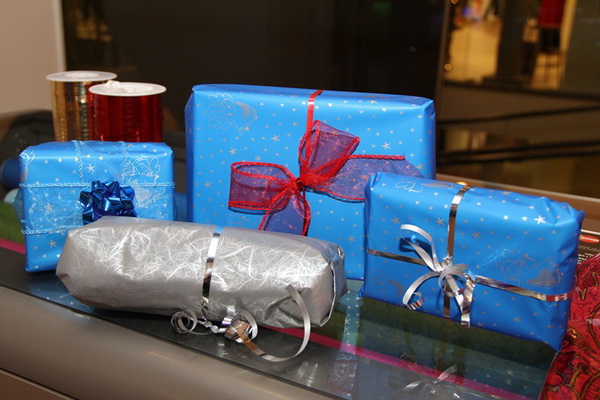 Sv. Luce razveselila mališane u Supernova centru, Foto: Iva Perinčić Sv. Luce razveselila mališane u Supernova centru, Foto: Iva Perinčić