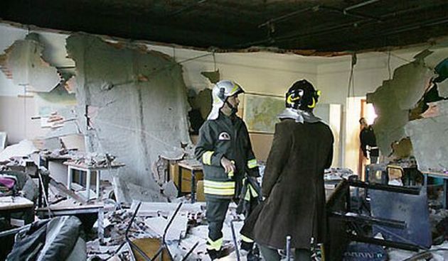 Urušen strop u školi u Torinu (Foto: Index.hr)