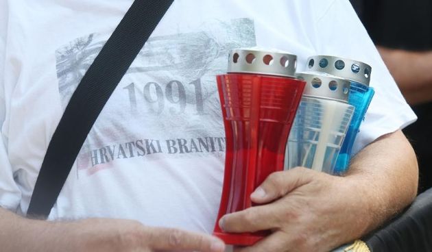 – Srpsko narodno vijece (SNV) i Savez antifasistickih boraca i antifasista (SABH) obiljezavaju 75. obljetnicu antifasistickog ustanka. U isto vrijeme ondje su i prosvjednici predvodjeni A-HSP-om. Photo: Dusko Jaramaz/PIXSELL