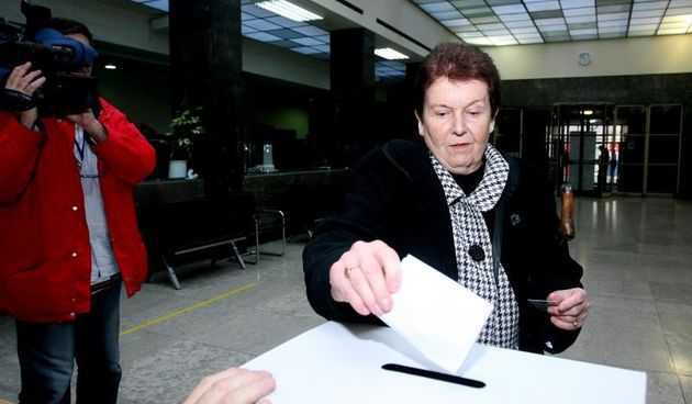 Zagreb, Gunduliceva 38 – Psihologinja Mirjana Krizmanic glasovala je na referendumu o ustavnoj definiciji braka. Photo: Luka Stanzl/PIXSELL
