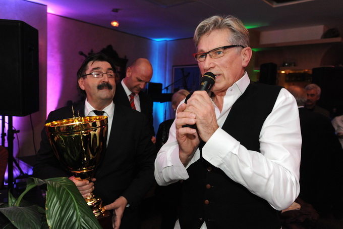 Zadar, 280213.
Poznati restoran Niko na zadarskoj Puntamici je veceras uz bogatu veceru i pjesmu brojnih izvodjaca sa svojim prijateljima i cestim gostima proslavio 50 godina od otvorenja. Na veceri su se pojavili brojni kumovi restorana kroz godine poput