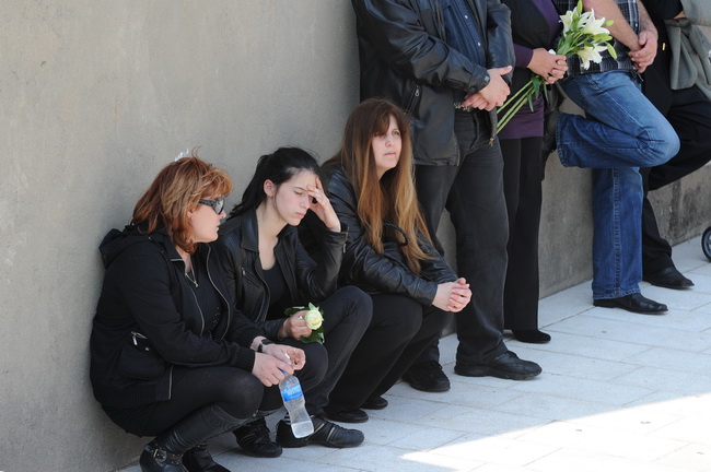 Povljana, 270410.
Vise tisuca Pazana i zitelja Zadarske i Licko – senjske zupanije okupilo se u Povljani na posljednjem ispracaju Martini Skodi (19), Anti Pogorilicu (21) i Marinu Orlicu (24) koji su tragicno izgubili zivot u prometnoj nesreci u nedjelju Povljana, 270410.
Vise tisuca Pazana i zitelja Zadarske i Licko – senjske zupanije okupilo se u Povljani na posljednjem ispracaju Martini Skodi (19), Anti Pogorilicu (21) i Marinu Orlicu (24) koji su tragicno izgubili zivot u prometnoj nesreci u nedjelju