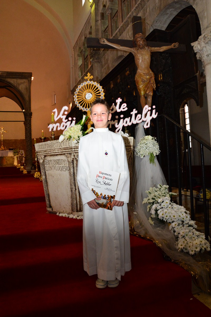Sakrament Prve pričesti u katedrali sv. Stošije, foto- Iva Perinčić