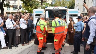 Stotine vjernika ispred crkve Gospe od zdravlja dočekalo relikviju sv. Leopolda Mandića Stotine vjernika ispred crkve Gospe od zdravlja dočekalo relikviju sv. Leopolda Mandića