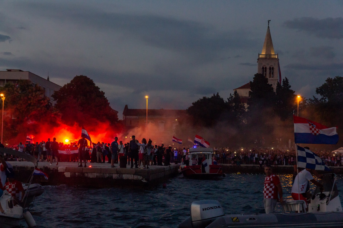 Veličanstven doček četvorice zadarskih Vatrenih od Gradskog mosta do Foruma