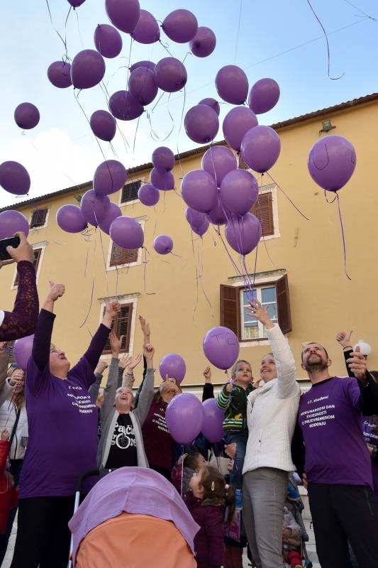 Image 380737 (auto) Image 380737 (auto)