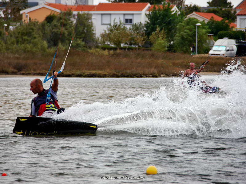 Kite surferi guštaju u Ninu