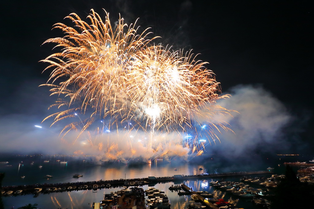 Biogradska noć 2017: Spektakularni vatromet Biogradska noć 2017: Spektakularni vatromet