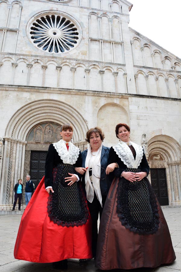 Predstavljanje svečane zadarske pučke nošnje, foto: Iva Perinčić Predstavljanje svečane zadarske pučke nošnje, foto: Iva Perinčić