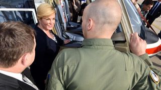 Predsjednica Kolinda Grabar-Kitarović posjetila 93. zrakoplovnu bazu Zemunik. Foto: Dino Stanin/PIXSELL