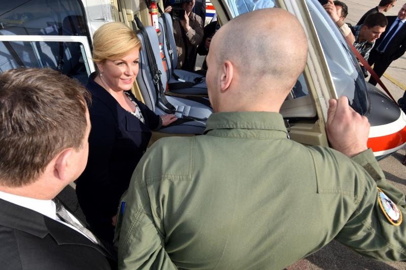 Predsjednica Kolinda Grabar-Kitarović posjetila 93. zrakoplovnu bazu Zemunik. Foto: Dino Stanin/PIXSELL
