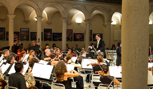 Orchestra Mitteleuropea u klaustru crkve Sv. Frane, Foto: Leo Banić