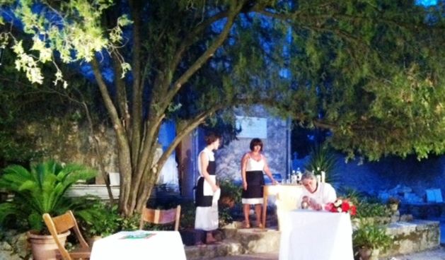 “Mala kavana na Griču”, Školjić