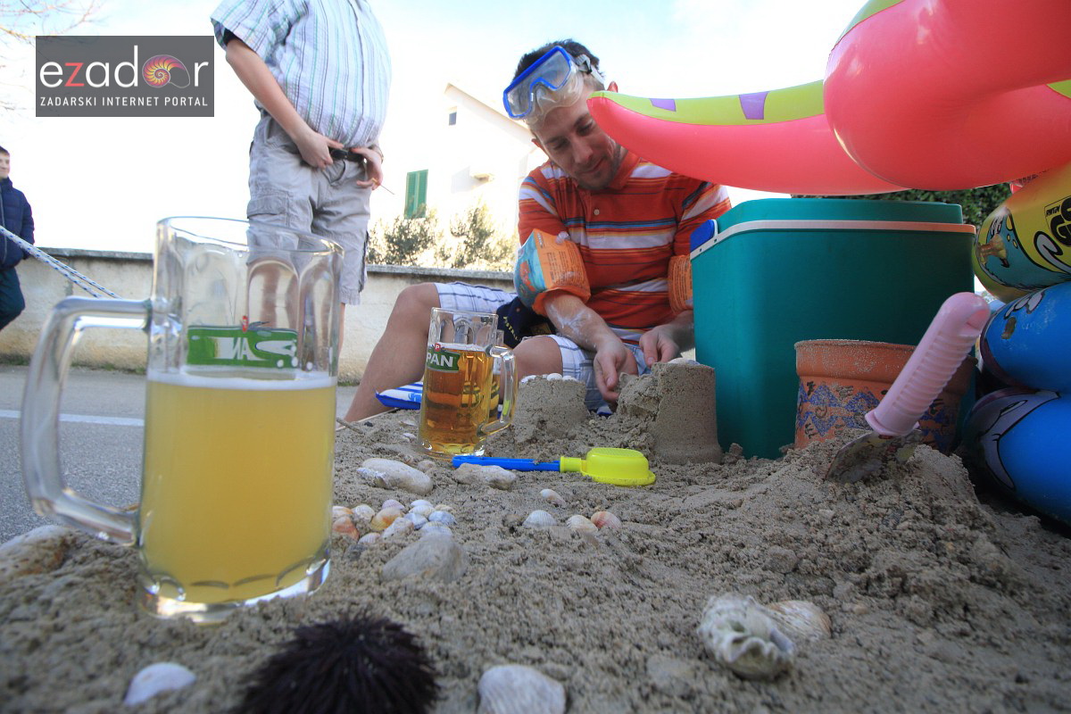 Maškarana povorka Velike Bake u Murteru