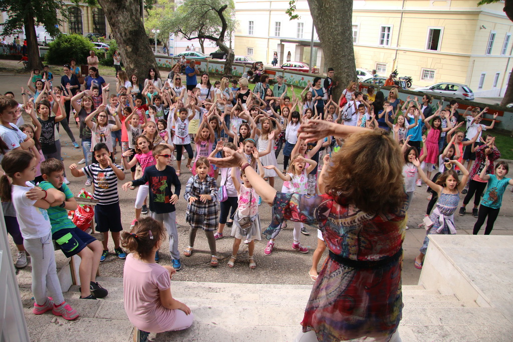 Posljednji dan nastave u OŠ Petra Preradovića u ritmu zumbe Posljednji dan nastave u OŠ Petra Preradovića u ritmu zumbe