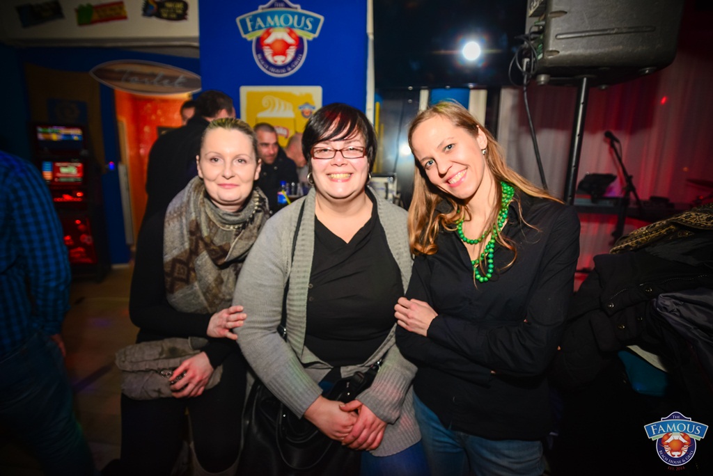 U Famous beach and grill baru Rockatansky bend proslavio je 20 godina djelovanja U Famous beach and grill baru Rockatansky bend proslavio je 20 godina djelovanja