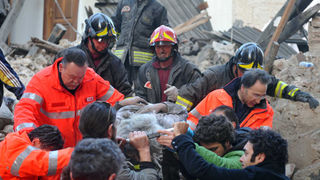 Potres u LAquili (Foto: lastampa.it)