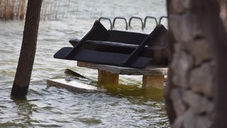 Nezapamćeno visoka razina vodostaja Vranskog jezera Nezapamćeno visoka razina vodostaja Vranskog jezera