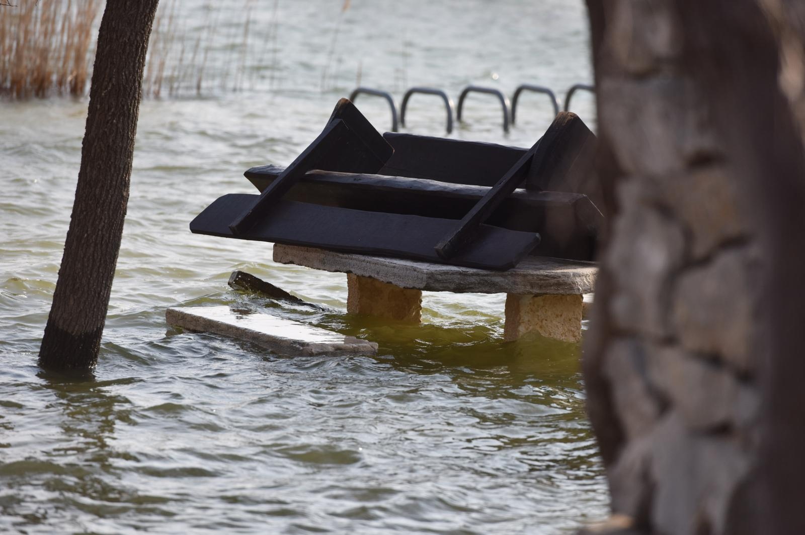 Nezapamćeno visoka razina vodostaja Vranskog jezera Nezapamćeno visoka razina vodostaja Vranskog jezera