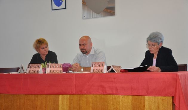 Promocija zbirke pjesama “Iza sna” Nikoline Mojić u Velikoj Kladuši