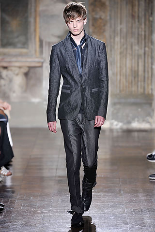 John Varvatos proljeće/ljeto 2010 (Moda.hr) John Varvatos proljeće/ljeto 2010 (Moda.hr)