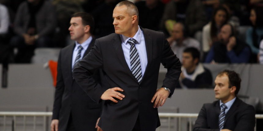 Zadar, 190110. Dvorana Kresimira Cosica. Kosarkaska utakmica KK Zadar – KK Siroki. Na fotografiji: trener Zadra Tihomir Bujan. Foto: Jure Miskovic / CROPIX Zadar, 190110. Dvorana Kresimira Cosica. Kosarkaska utakmica KK Zadar – KK Siroki. Na fotografiji: trener Zadra Tihomir Bujan. Foto: Jure Miskovic / CROPIX