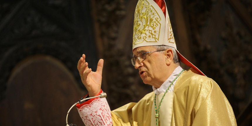 Nadbiskup zadarski Želimir Puljić predvodio je slavlje rodjenja Isusa Krista u katedrali svete Stošije Nadbiskup zadarski Želimir Puljić predvodio je slavlje rodjenja Isusa Krista u katedrali svete Stošije