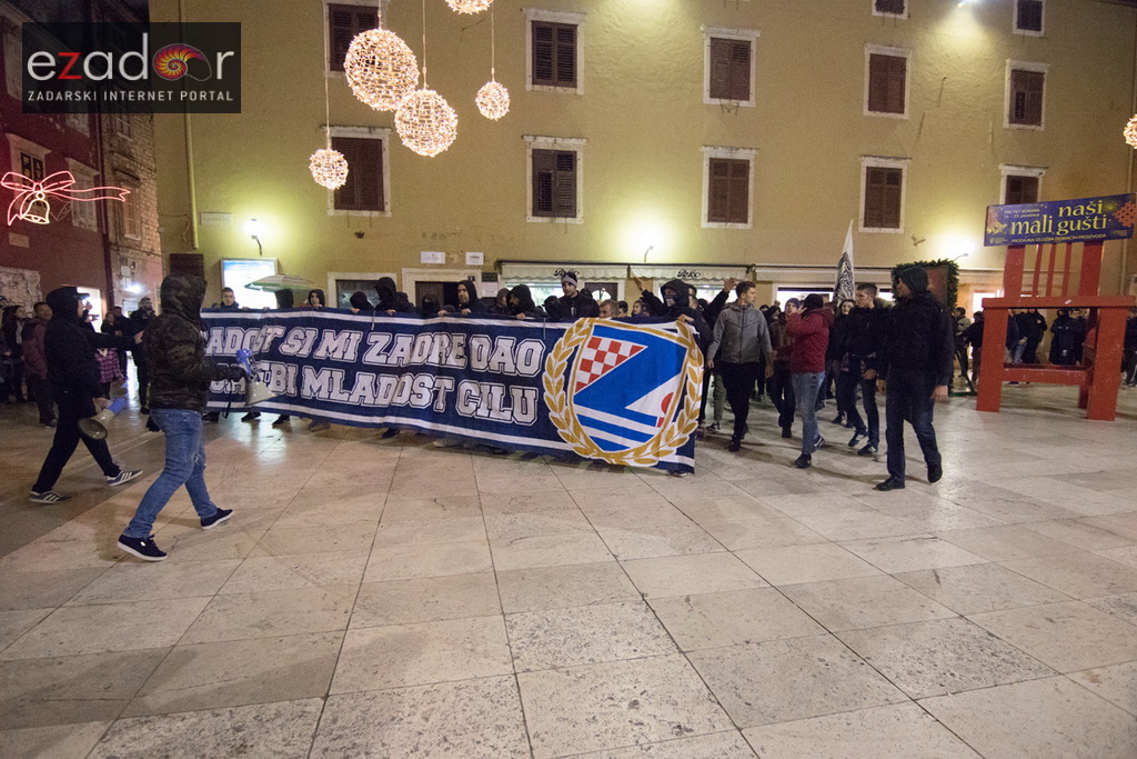 Okupljanje Tornada na Forumu i korteo do Krešinog doma Okupljanje Tornada na Forumu i korteo do Krešinog doma