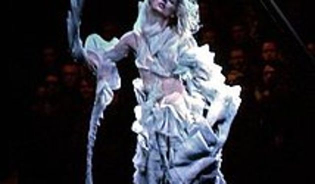 Kate Moss hologram (Coutorture.com)