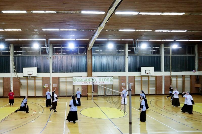 Zagreb: Sportske igre redovnica u OŠ Mato Lovrak. Photo: Goran Jakus/PIXSELL