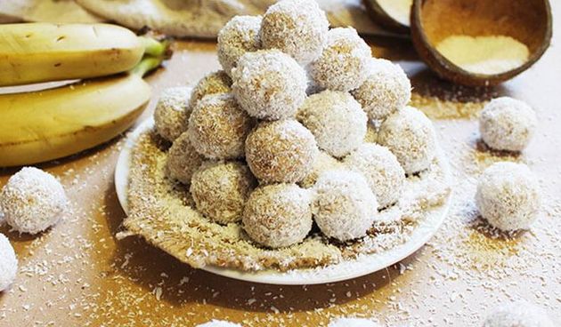 Bez pečenja: kuglice od kokosa i banane