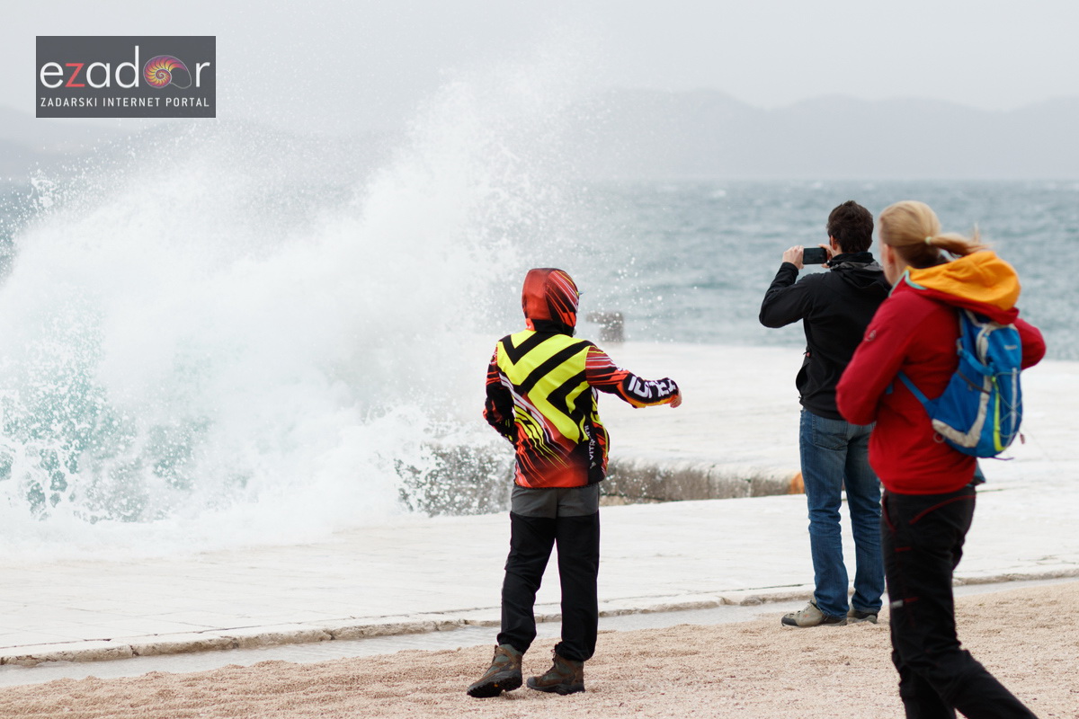 Đir po gradu, subotnja špica 31. ožujka 2018. Đir po gradu, subotnja špica 31. ožujka 2018.