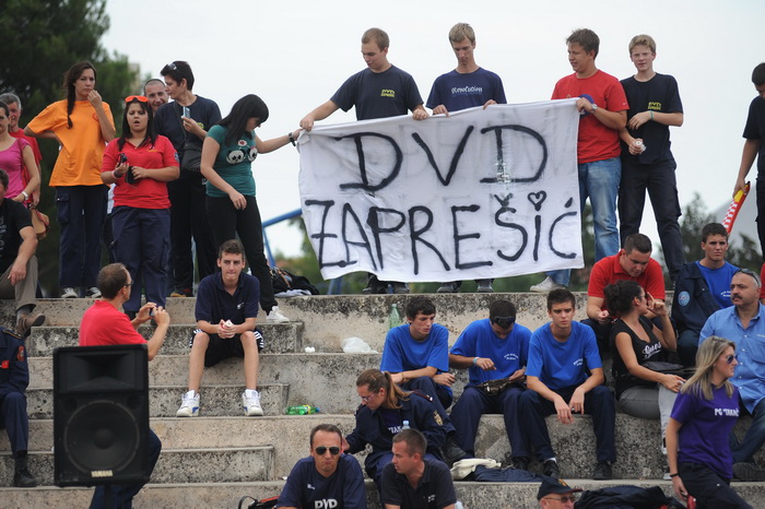 Zadar, 290912
Atletska staza SC Visnjik.
Odrzano VI. drzavno natjecanje vatrogasaca republike Hrvatske. Domacin je Vatrogasna zajednica Zupanije Zadarske.
Foto: Luka Gerlanc / CROPIX Zadar, 290912
Atletska staza SC Visnjik.
Odrzano VI. drzavno natjecanje vatrogasaca republike Hrvatske. Domacin je Vatrogasna zajednica Zupanije Zadarske.
Foto: Luka Gerlanc / CROPIX