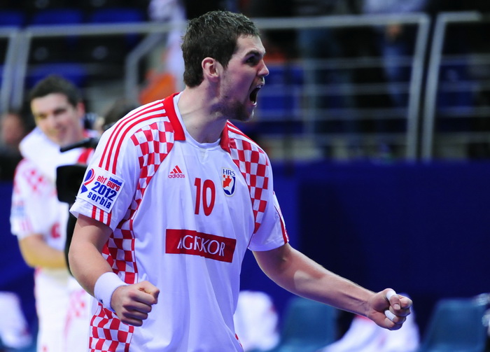 Vrsac, 160112.
Europsko prvenstvo u rukometu u Srbiji.
Prvo kolo, utakmica izmedju Hrvatske i Islanda.
Na slici: Jakov Gojun.
Foto: Drazen Aleksic / CROPIX Vrsac, 160112.
Europsko prvenstvo u rukometu u Srbiji.
Prvo kolo, utakmica izmedju Hrvatske i Islanda.
Na slici: Jakov Gojun.
Foto: Drazen Aleksic / CROPIX