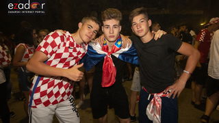 Čudesna noć: Velika fešta ulicama Zadra nakon plasmana Vatrenih u finale SP Čudesna noć: Velika fešta ulicama Zadra nakon plasmana Vatrenih u finale SP