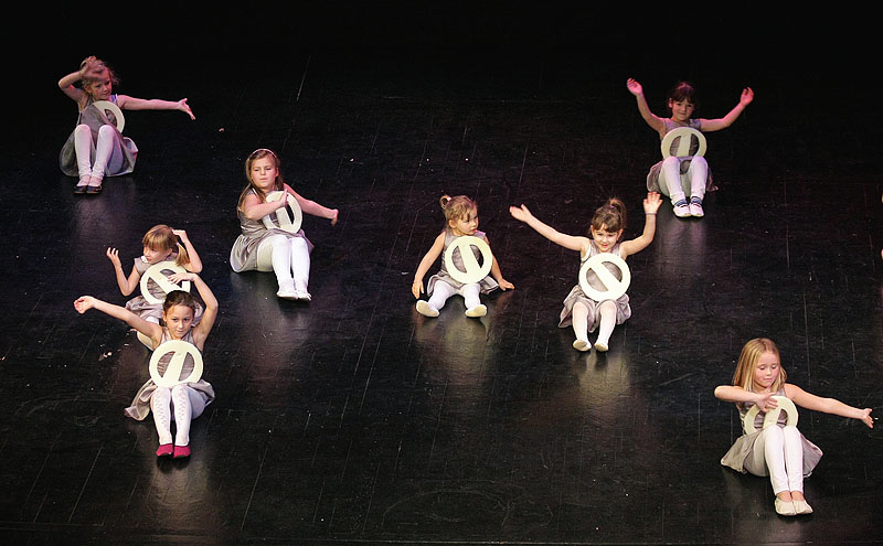 HKK Zadar – Plesna predstava: “Problemi jedne klinceze” (foto: Marin Gospić)