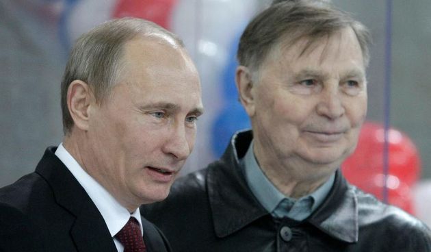 Viktor Tihonov i Vladimir Putin / CBS News