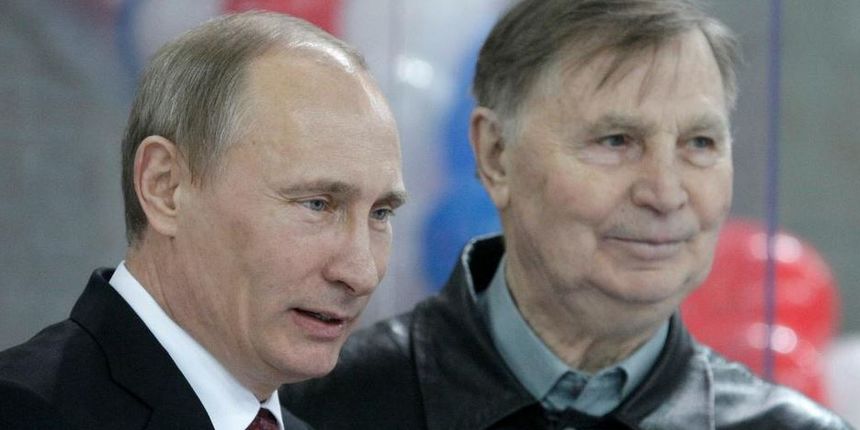 Viktor Tihonov i Vladimir Putin / CBS News