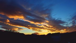 Zimsko svitanje i igra oblaka, foto: Iva Perinčić Zimsko svitanje i igra oblaka, foto: Iva Perinčić