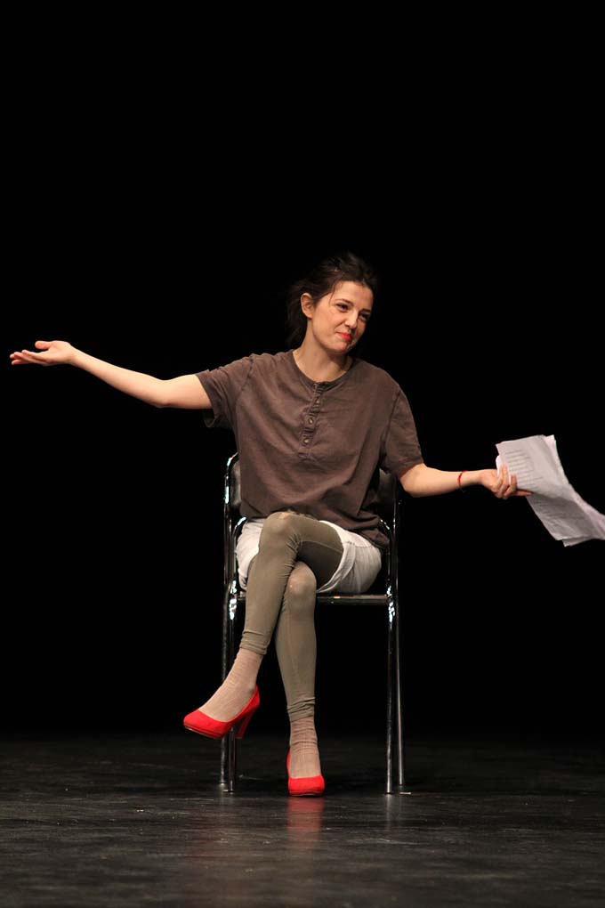 Kazalište KNAP i Umjetnička organizacija Kravice, predstava “Glumice&to”; foto Iva Perinčić Kazalište KNAP i Umjetnička organizacija Kravice, predstava “Glumice&to”; foto Iva Perinčić