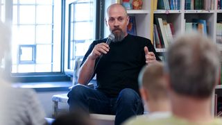 Boris Dežulović predstavio svoju novu knjigu Život i snoviđenja neustrašivog žohara Zaštomira Boris Dežulović predstavio svoju novu knjigu Život i snoviđenja neustrašivog žohara Zaštomira