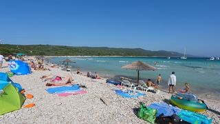 Ljetni dana na dugootočkoj plaži Sakarun, biseru Mediterana s prekrasnim tirkiznim morem, Foto: Filip Brala/PIXSELL Ljetni dana na dugootočkoj plaži Sakarun, biseru Mediterana s prekrasnim tirkiznim morem, Foto: Filip Brala/PIXSELL