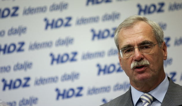 Zagreb, 290709. Sredisnjica HDZ-a, Trg zrtava fasizma.  Premijerka Jadranka Kosor i sluzbeno je objavila kako ce Andrija Hebrang biti HDZ-ov kandidat za predsjednika na predstojecim izborima za predsjednika RH. Foto: Igor Sambolec / CROPIX