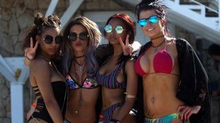 Zrće: Prvi dan Hideout festivala privukao nekoliko tisuća turista, Photo: Dalibor Urukalovic/PIXSELL Zrće: Prvi dan Hideout festivala privukao nekoliko tisuća turista, Photo: Dalibor Urukalovic/PIXSELL