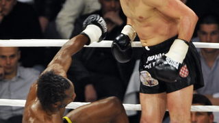 Split, 270310.
Veceras se u Spaladium Areni odrzava spektakl “Obracun u ringu 10” povodom 15-te obljetnice boksackog kluba Pit Bull. Borci ce nastupiti u 17 atraktivnih K1 i MMA ( ultimate fight) borbama.
Na fotografiji: Frane Radnic i Philippe Salmon.
Fo