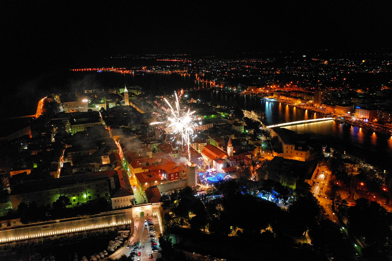 Pogled iz zraka: Svečano otvorenje manifestacije “Advent u Zadru”